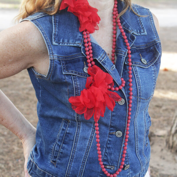 COLLAR POMPONES